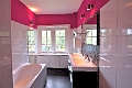 Badkamer zwart wit en roze 1