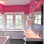 Badkamer in zwart wit en roze